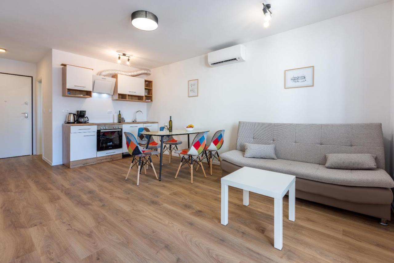 Luxury Apartments Lovorka 1 & 2**** Selce Exterior photo