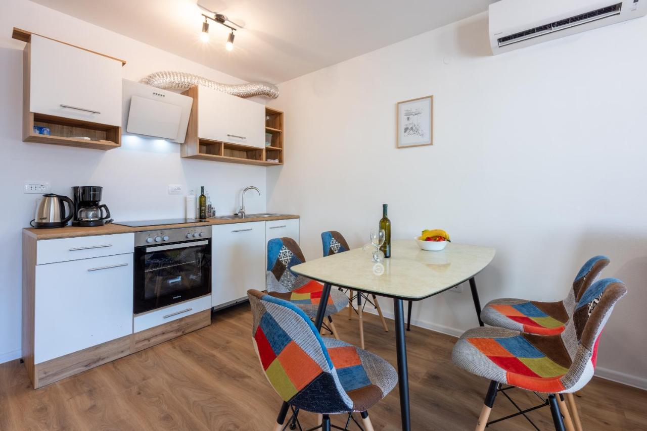 Luxury Apartments Lovorka 1 & 2**** Selce Exterior photo