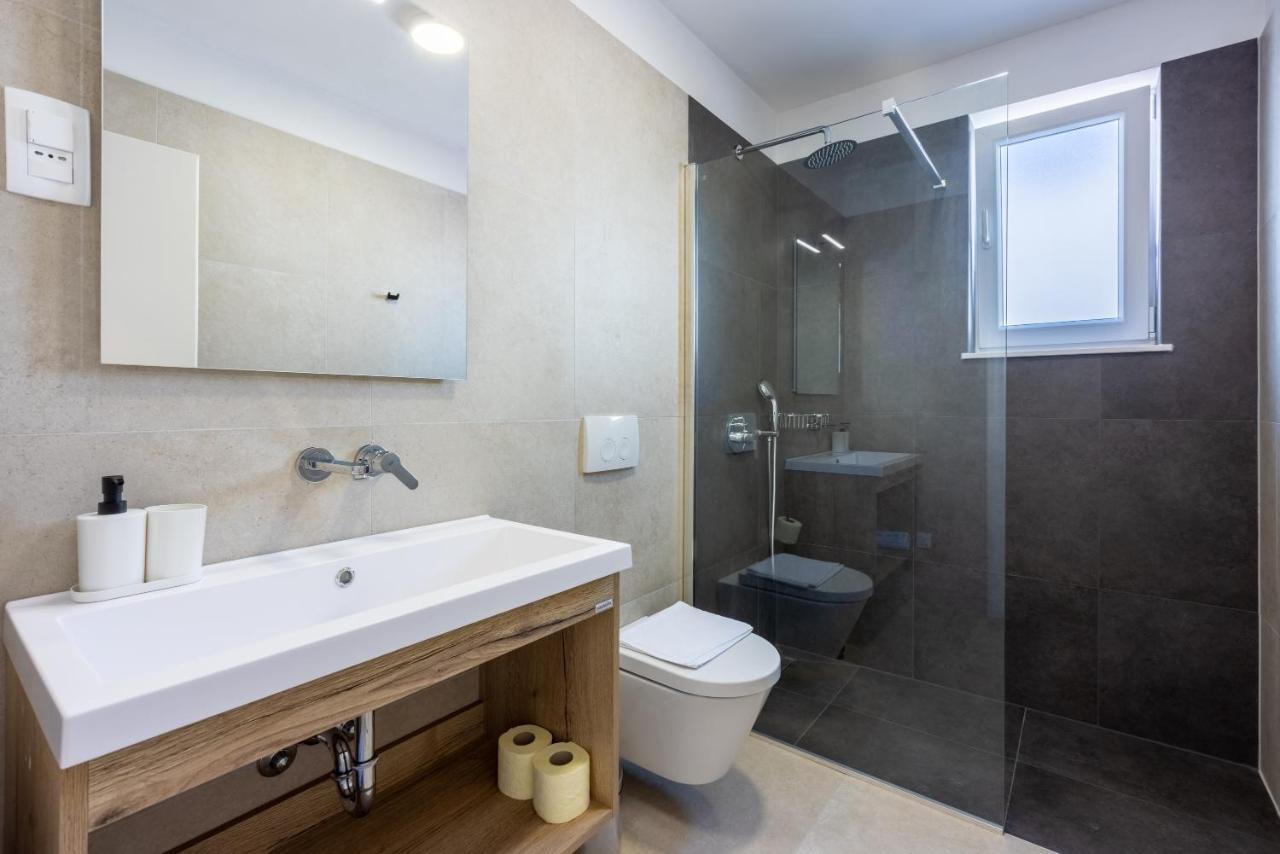 Luxury Apartments Lovorka 1 & 2**** Selce Exterior photo